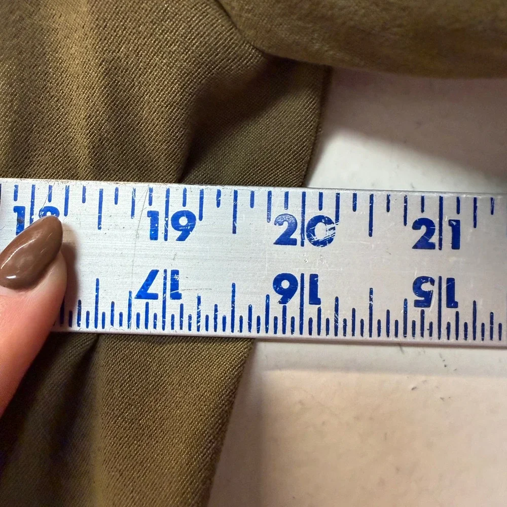 DGI by Dorian Pant Suit Womens 6 Olive Green Excellent Faux Suede 2pc Set 13639